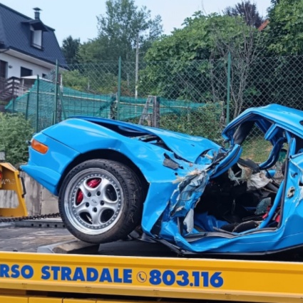 Porsche contro gli alberi sul Mottarone, muore un 37enne svizzero