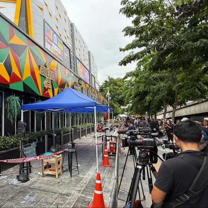 È salito a 32 il numero delle vittime del rogo nel pub di Bangkok
