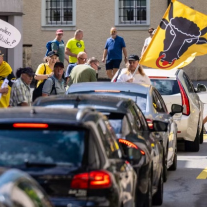 «Non ne possiamo più!»: cantonale bloccata dai manifestanti contro il traffico