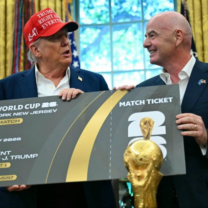 «Il più grande della storia», «Sogno americano»: Trump e Infantino si coccolano