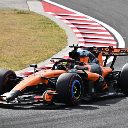 Norris davanti alle Ferrari (anzi no)