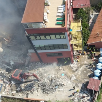 Palazzo crollato, trovato senza vita uno dei dispersi