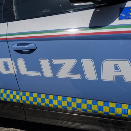 Ferito con 20 coltellate, arrestato un 22enne: «Mi sono divertito, lo rifarò»