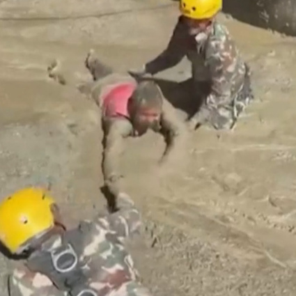 100 lavoratori ancora imprigionati nel tunnel: il video dei soccorsi