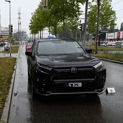 17enne investita da un taxi