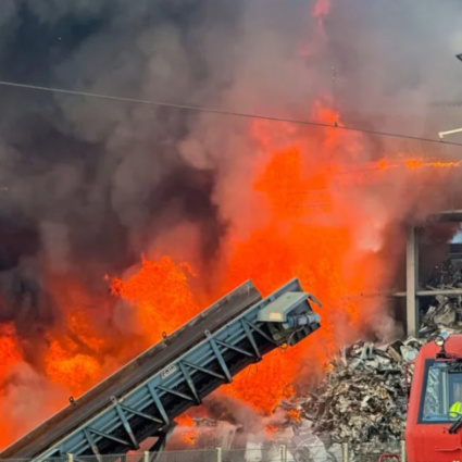 Incendio vicino a Losanna, chiusa l'autostrada A1