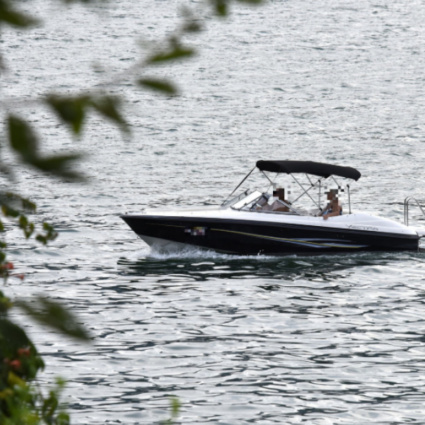 Ad alta velocità vicino alla riva: «Venite a vedere che follia»