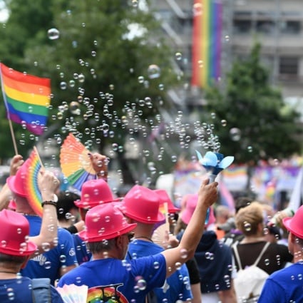 La paura non ferma il Pride ad Amburgo: in strada oltre 100mila persone