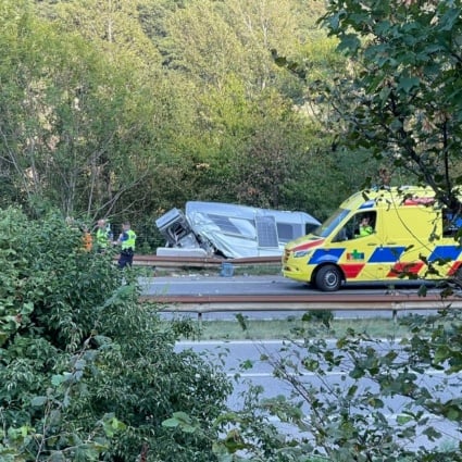 Grave incidente sulla A2: il conducente dell'auto rischia la vita