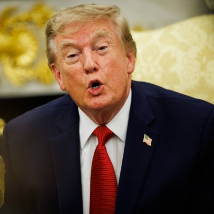 Trump sospende i dazi del 50% al Canada