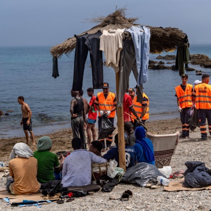 Migliaia di residenti di Ceuta in piazza, chiedono risposte alla Spagna e all'Ue