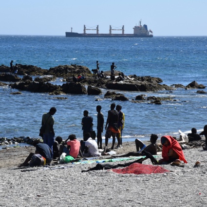 Tenta di entrare a Ceuta col parapendio: muore un giovane