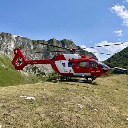 Ciclista caduto, trasportato in ospedale in condizioni critiche