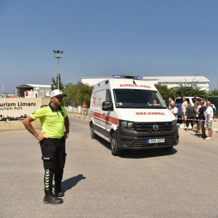 «Il traghetto è affondato dopo essere stato colpito dalle onde»