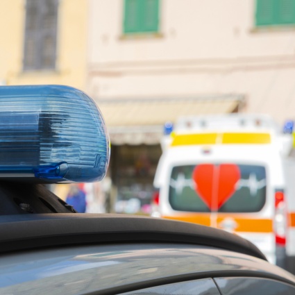 L'auto non si ferma all'alt, grave il comandante della polizia locale