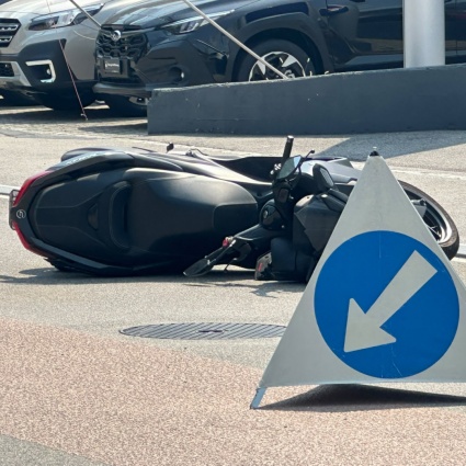 Perde il controllo dello scooter: grave un 52enne