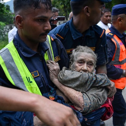 Devastante alluvione-lampo in Nepal: centinaia di turisti stranieri tra i dispersi