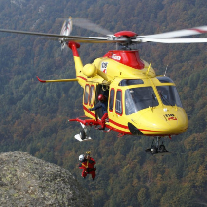 Trovata incosciente nel lago Maggiore: è gravissima