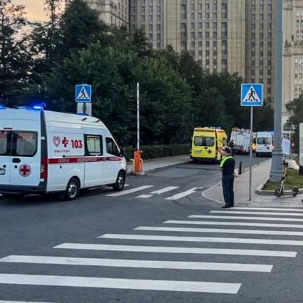 Terrore a Mosca, esplosione vicino a un bar: almeno tre morti e molti feriti