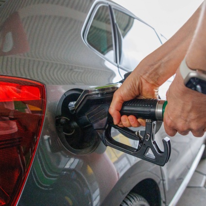 Carburanti alle stelle: superata la soglia dei 3 euro al litro sulla A22