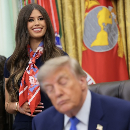 Trump ci ricasca...dal sonno. E il video diventa virale