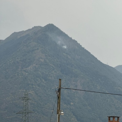 Incendio sul Monte Gambarogno, pompieri già al lavoro