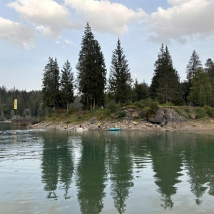 Bracciate fatali nel lago per il giovane turista