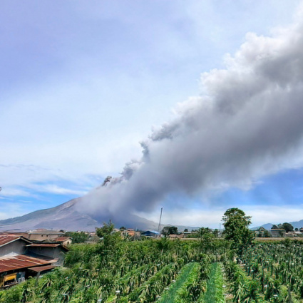 Erutta il vulcano Sinabung