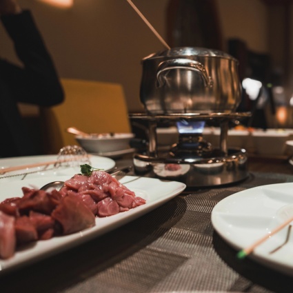 Inverno amaro per gli amanti della fondue chinoise: aumenterà il prezzo della carne. Colpa del caldo
