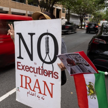 Teheran giustizia un manifestante di appena 20 anni
