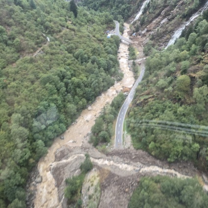 La frana che ha tagliato in due la Val Calanca