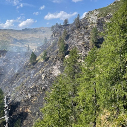 Incendio a Lavertezzo: continuano le operazioni di spegnimento
