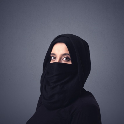 Promulgata la cosiddetta "legge anti burqa"