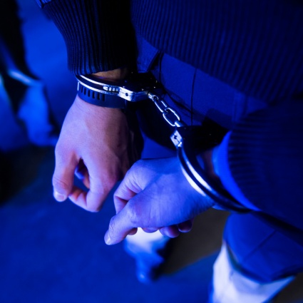 Faceva «chiamate shock» per truffare gli anziani