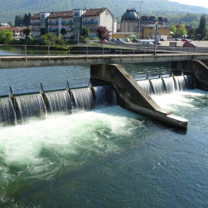 In 10 giorni sei milioni di metri cubi d’acqua dal Ceresio verso il Lago Maggiore