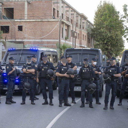Ceuta, sale la tensione tra fake news e scontri con la polizia