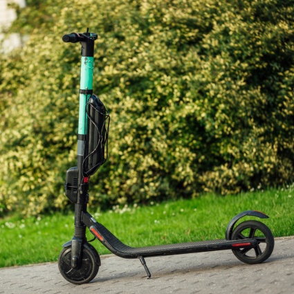 Più pericolosi delle moto: è allarme per i monopattini elettrici