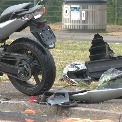 Moto rubata e corsa senza casco: schianto mortale nell’area di sosta