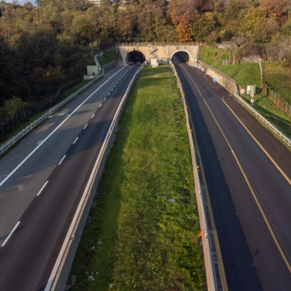 Notti di chiusure sull'A9 tra Como e Chiasso