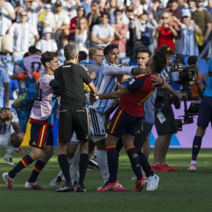 Che stangata! Leandro Paredes sospeso per dieci partite dopo la rissa