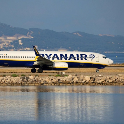 Ryanair, centinaia di piloti fanno causa per ferie non pagate