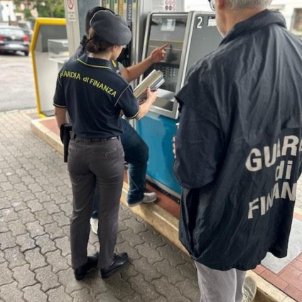 Controlli a tappeto sui distributori di benzina: applicavano prezzi truccati