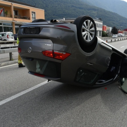 «Qualcuno ha visto l'auto che mi ha tagliato la strada?»