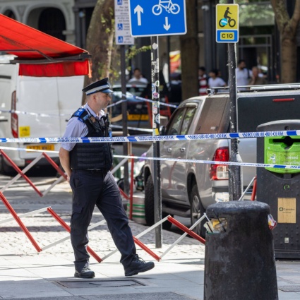Attacco con forbici a Londra, incriminata una 47enne