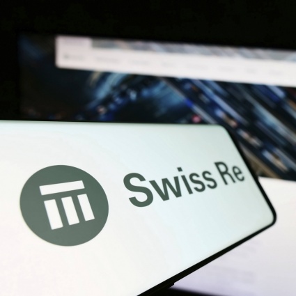 Pochi disastri spingono l'utile di Swiss Re