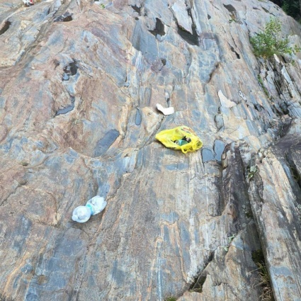 Rifiuti abbandonati e caos in Valle Verzasca: «Sono rimasta scioccata»