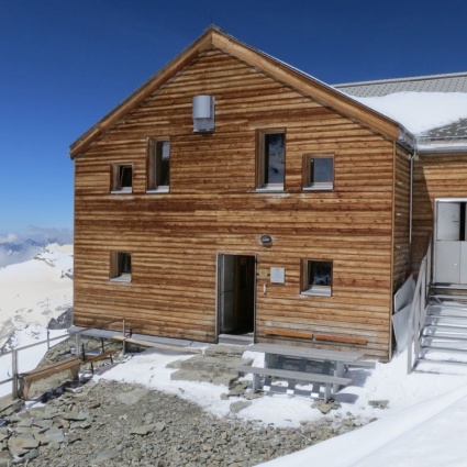 Troppo caldo anche a 3'600 metri: chiude il rifugio vicino al Bernina