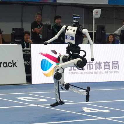 Robot umanoide da record: corre i 100 metri in 8,86 secondi