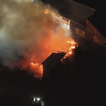 Rogo in una fattoria: evacuate oltre 50 persone
