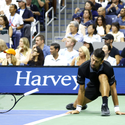 Vomito, crampi e lacrime: clamoroso agli US Open, Djokovic è già fuori